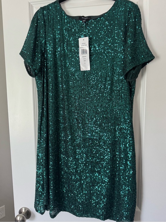 MSK Dresses & Skirts - Emerald Green Sequin Shift Dress